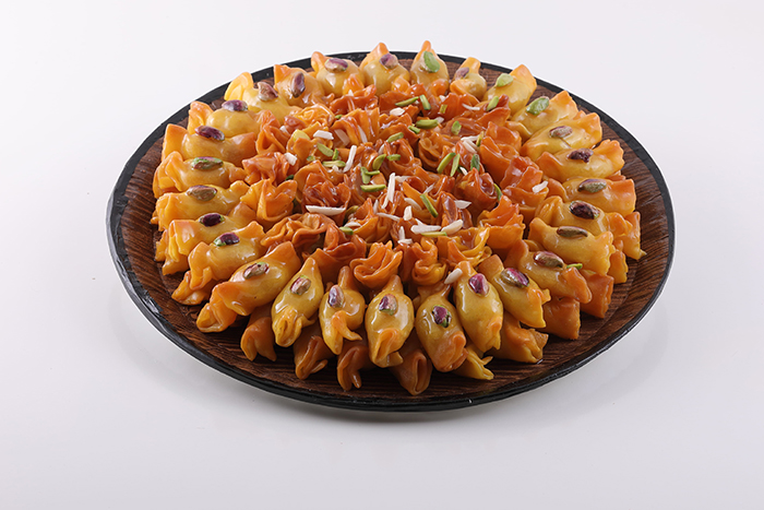 شیرینی باقلوا گرد زعفرانی